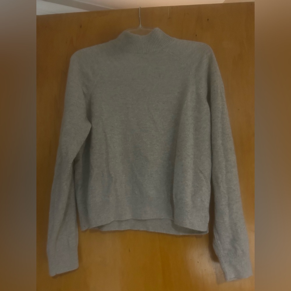 Abercrombie 100% Cashmere Mockneck Sweater in beige!